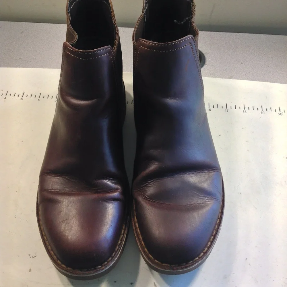 Clarks Chelsea Boots Men's Size 10.5 Brown Leather Ankle Boots Asking price: $45